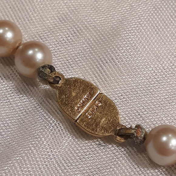 Vintage Monet Pearl Necklace 18" - Picture 8 of 8